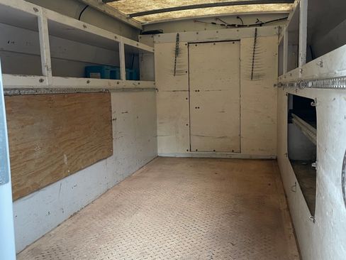 Used 2012 Ford E-350 and Econoline 350 Super Duty image 2