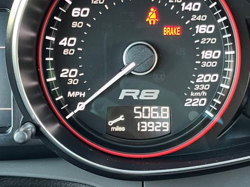 Used 2011 Audi R8 V10 AWD/4WD image 29