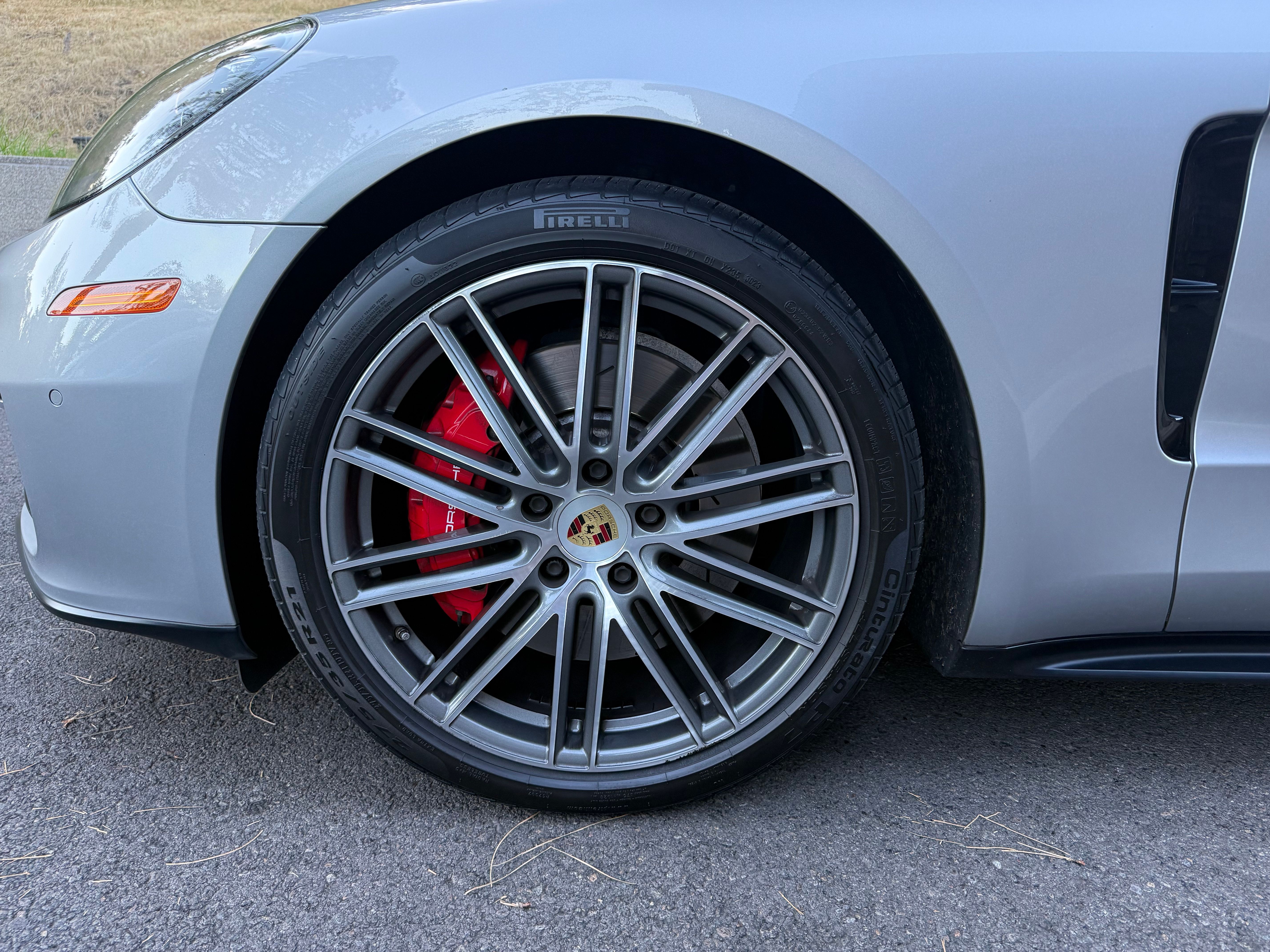 Used 2019 Porsche Panamera GTS AWD/4WD image 12