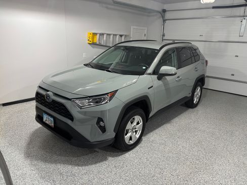 Used 2021 Toyota RAV4 XLE w/ XLE Grade Weather Package image 1