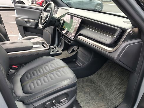 Used 2025 Rivian R1T Adventure image 16