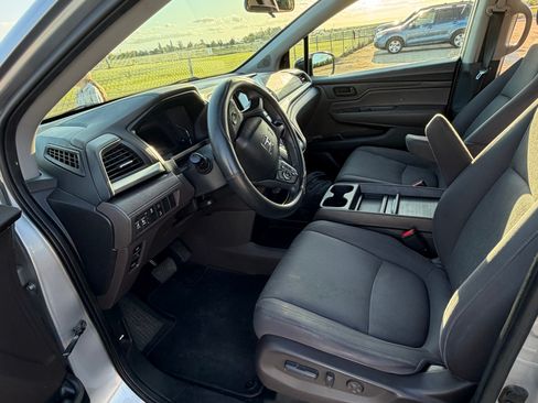Used 2019 Honda Odyssey EX image 2