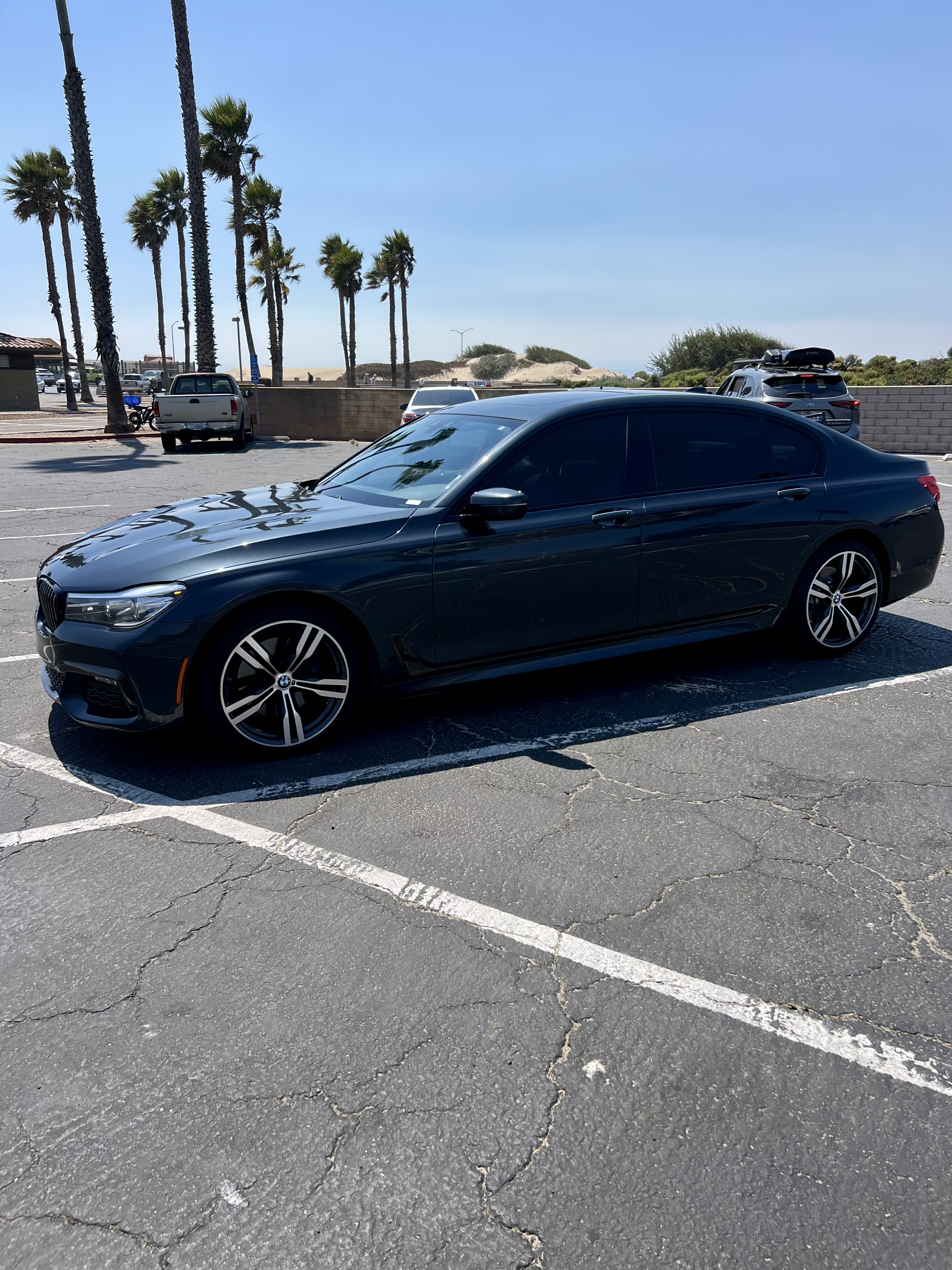 Used 2019 BMW 740i w/ M Sport Package RWD image 1
