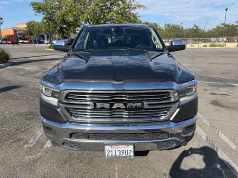 Used 2019 RAM 1500 Laramie AWD/4WD image 9