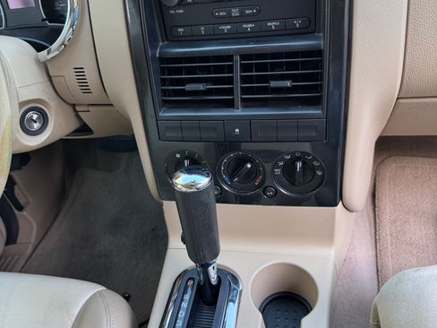 Used 2006 Ford Explorer XLT RWD image 21