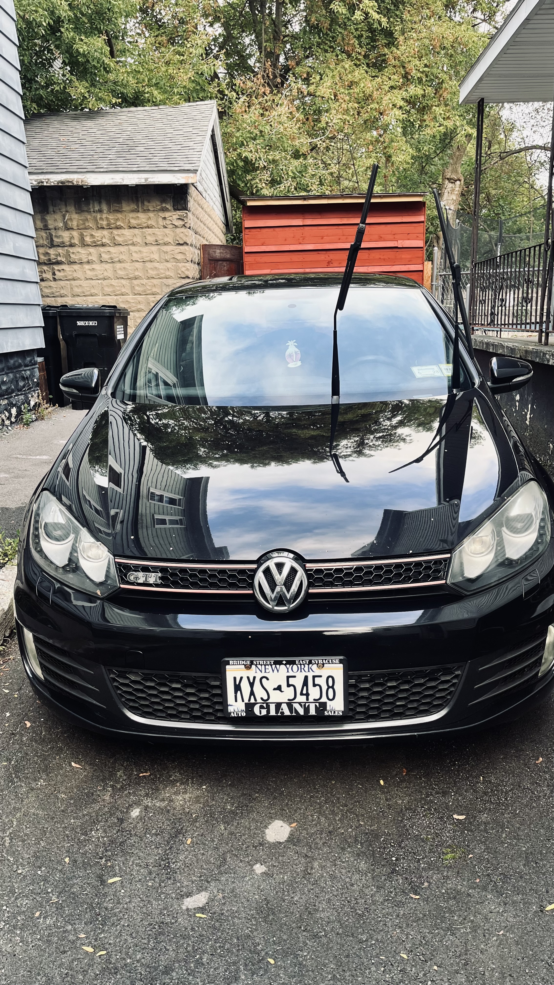 Used 2012 Volkswagen GTI Autobahn FWD image 1
