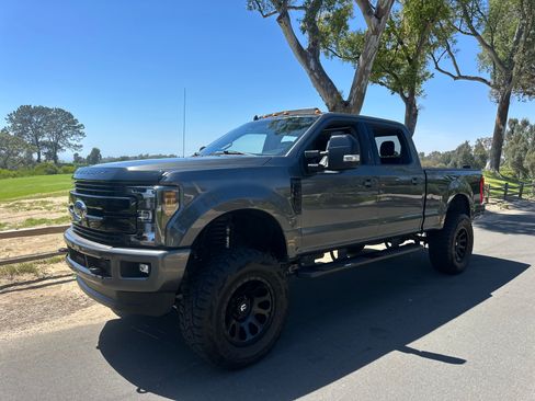 Used 2019 Ford F250 Lariat w/ Lariat Ultimate Package AWD/4WD image 11