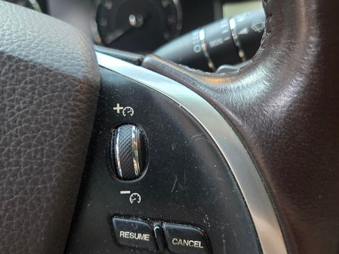 Used 2015 Jaguar XF Sport RWD image 20
