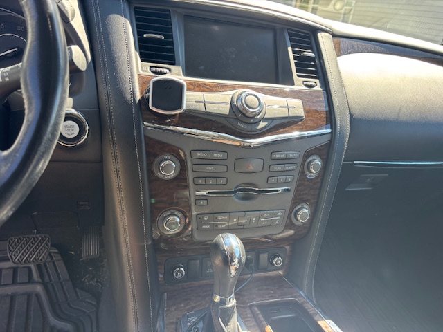 Used 2020 Nissan Armada Platinum w/ Captain's Chairs Package RWD image 10