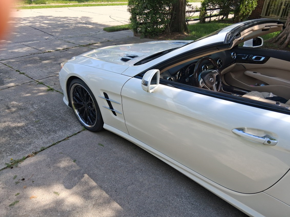 Used 2013 Mercedes-Benz SL 550 image 8
