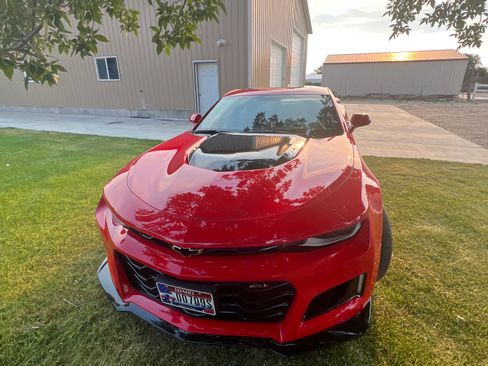 Used 2019 Chevrolet Camaro ZL1 RWD image 1