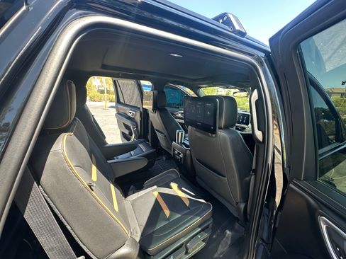Used 2021 GMC Yukon AT4 w/ AT4 Premium Plus Package AWD/4WD image 10