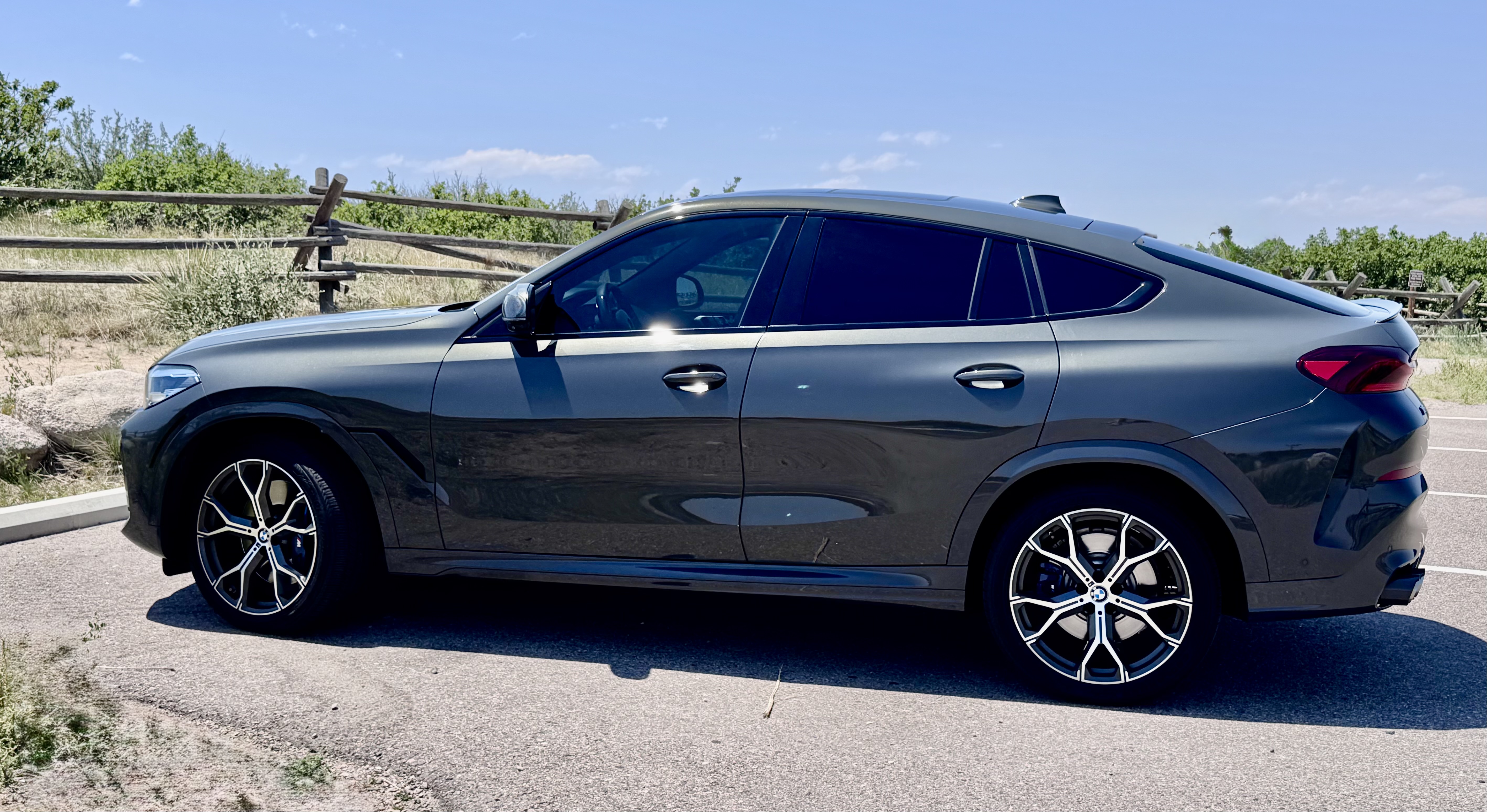 Used 2021 BMW X6 M50i AWD/4WD image 14