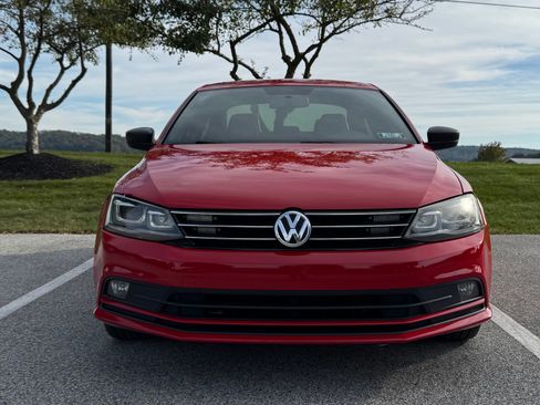 Used 2016 Volkswagen Jetta Sport image 2
