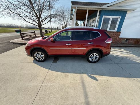 Used 2016 Nissan Rogue SV image 4