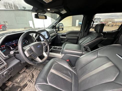 Used 2022 Ford F350 Platinum image 8