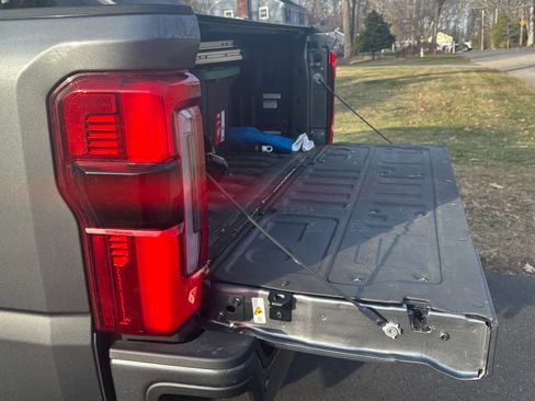 Used 2025 Ford F350 Platinum w/ Platinum Plus Package image 6