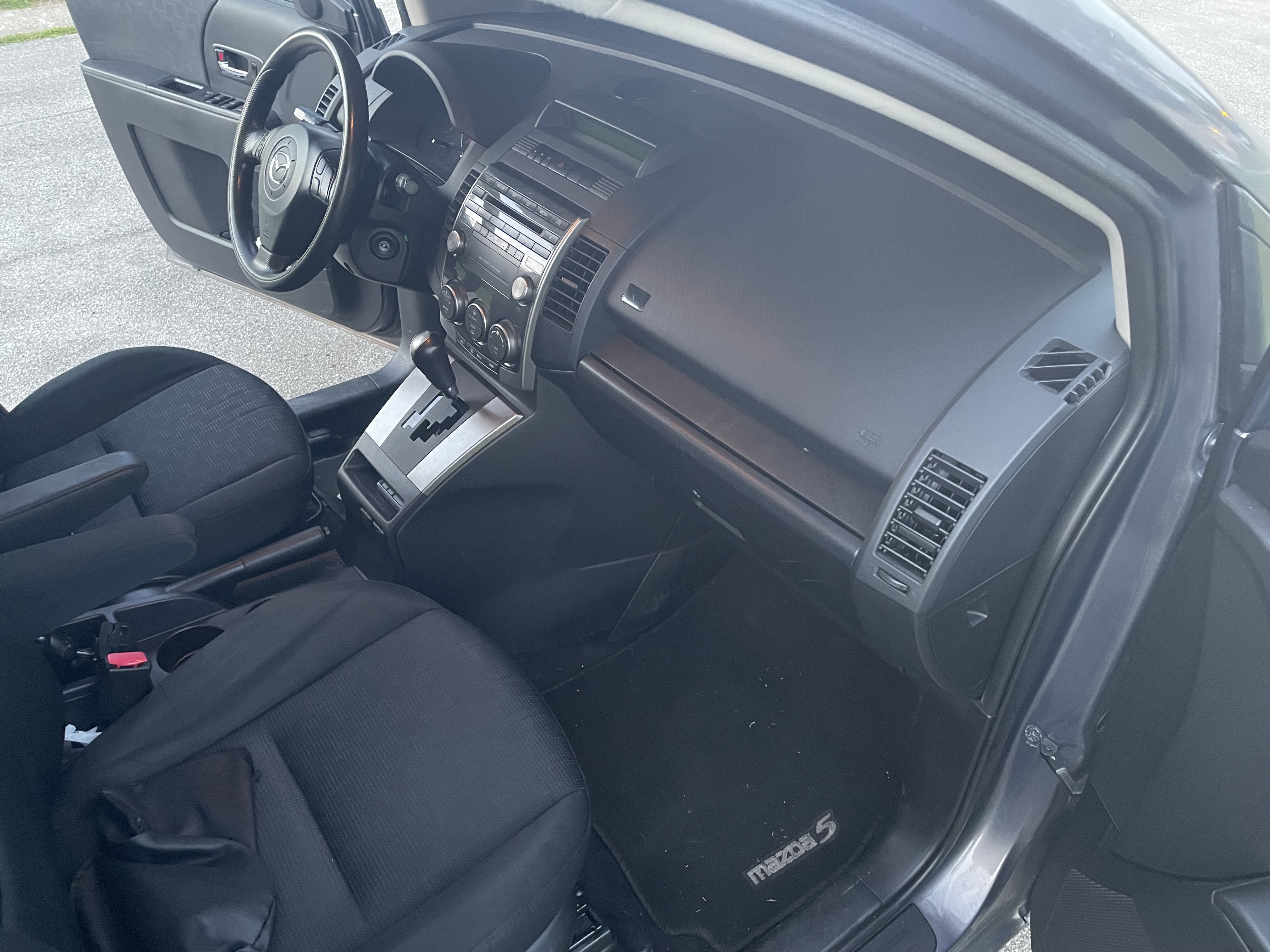 Used 2008 MAZDA MAZDA5 Sport FWD image 9