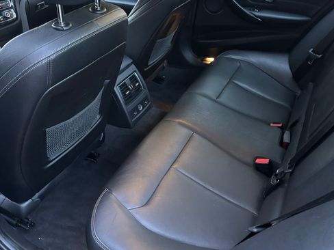 Used 2017 BMW 330i xDrive Sedan AWD/4WD image 11
