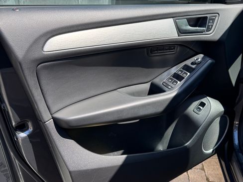 Used 2013 Audi Q5 3.0T Premium Plus w/ Audi MMI Navigation Plus Pkg image 5