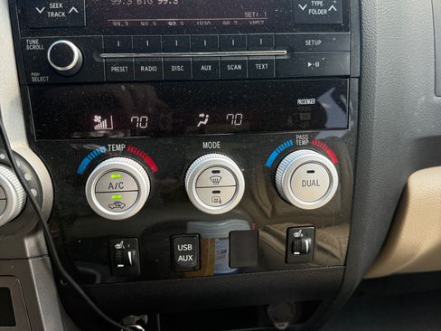 Used 2012 Toyota Tundra Limited w/ Memory Pkg AWD/4WD image 26
