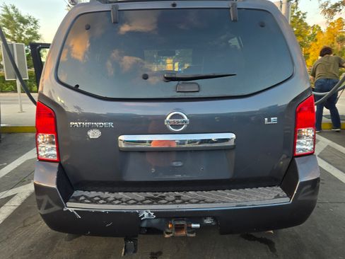 Used 2012 Nissan Pathfinder LE image 8
