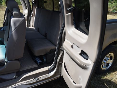 Used 2003 Ford F150 XLT RWD image 17