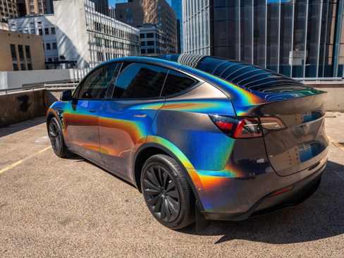 Used 2022 Tesla Model Y Long Range image 1