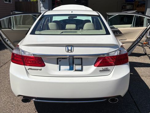 Used 2014 Honda Accord Touring image 4