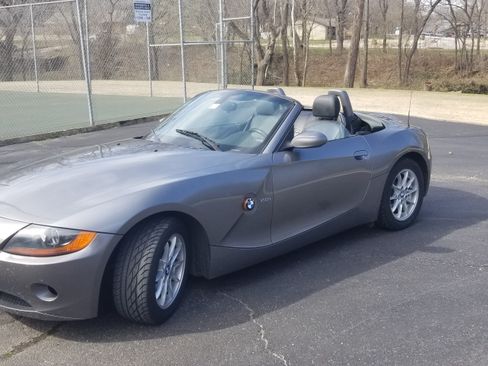 Used 2004 BMW Z4 2.5i image 1