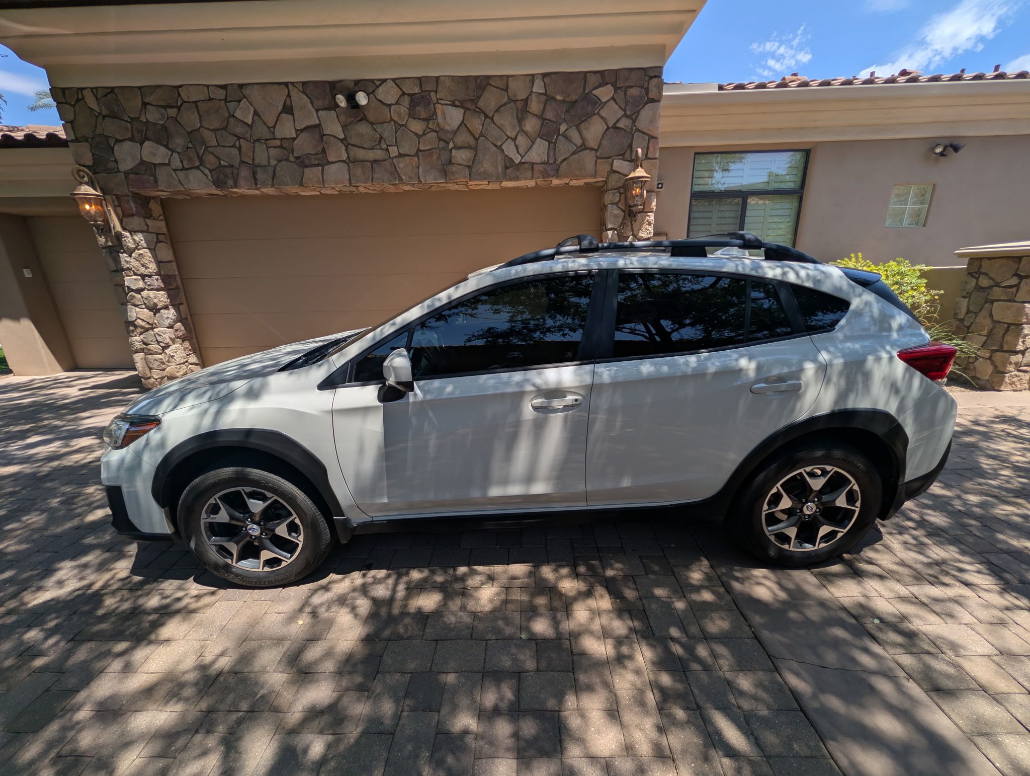 Used 2018 Subaru Crosstrek 2.0i Premium w/ Popular Package #2 AWD/4WD image 2