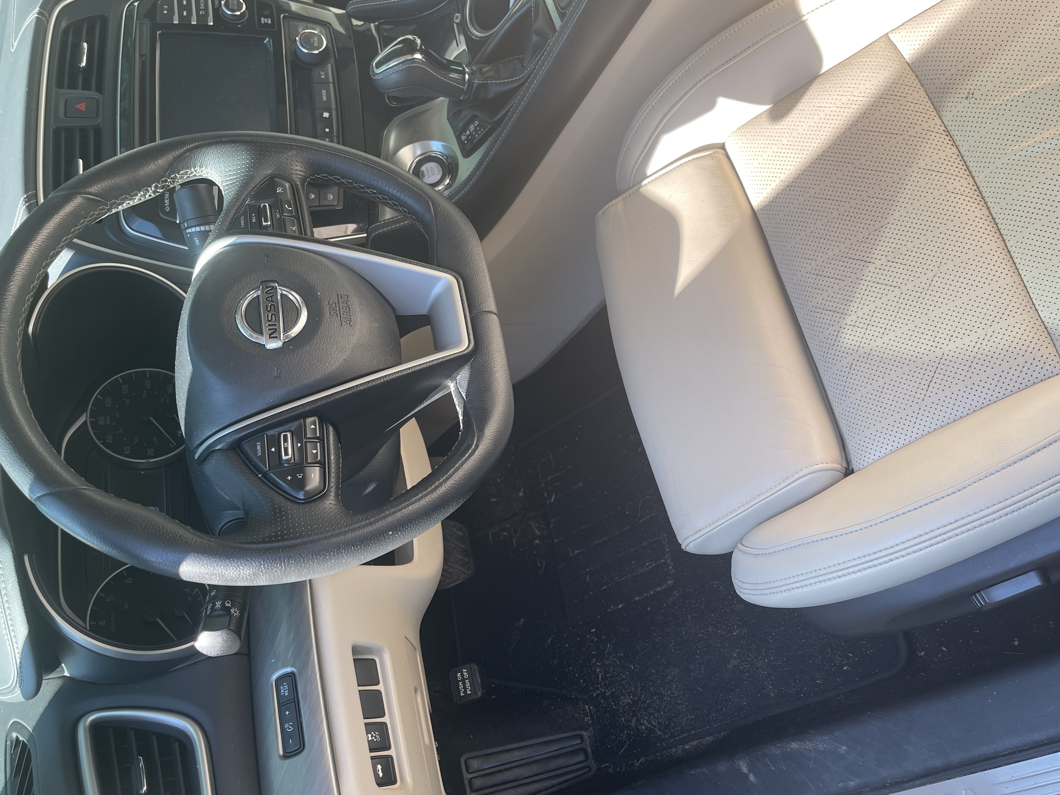 Used 2016 Nissan Maxima 3.5 SV FWD image 4