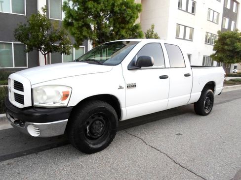 Used 2007 Dodge Ram 2500 Truck ST image 4