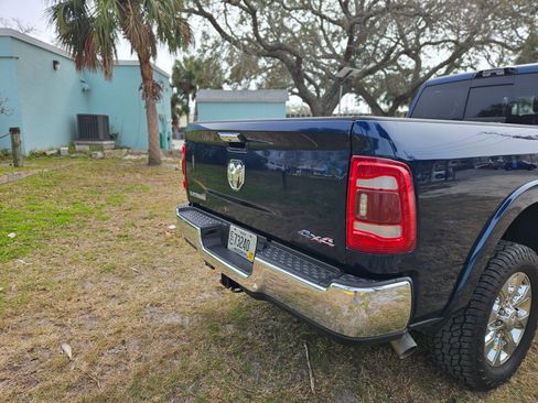 Used 2021 RAM 3500 Limited image 11