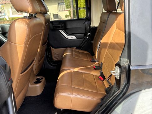 Used 2011 Jeep Wrangler Unlimited Rubicon w/ Trailer Tow Group image 14