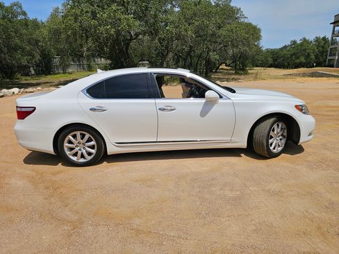 Used 2008 Lexus LS 460 RWD image 12