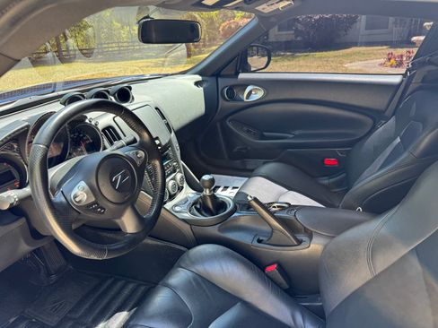 Used 2016 Nissan 370Z Coupe image 11