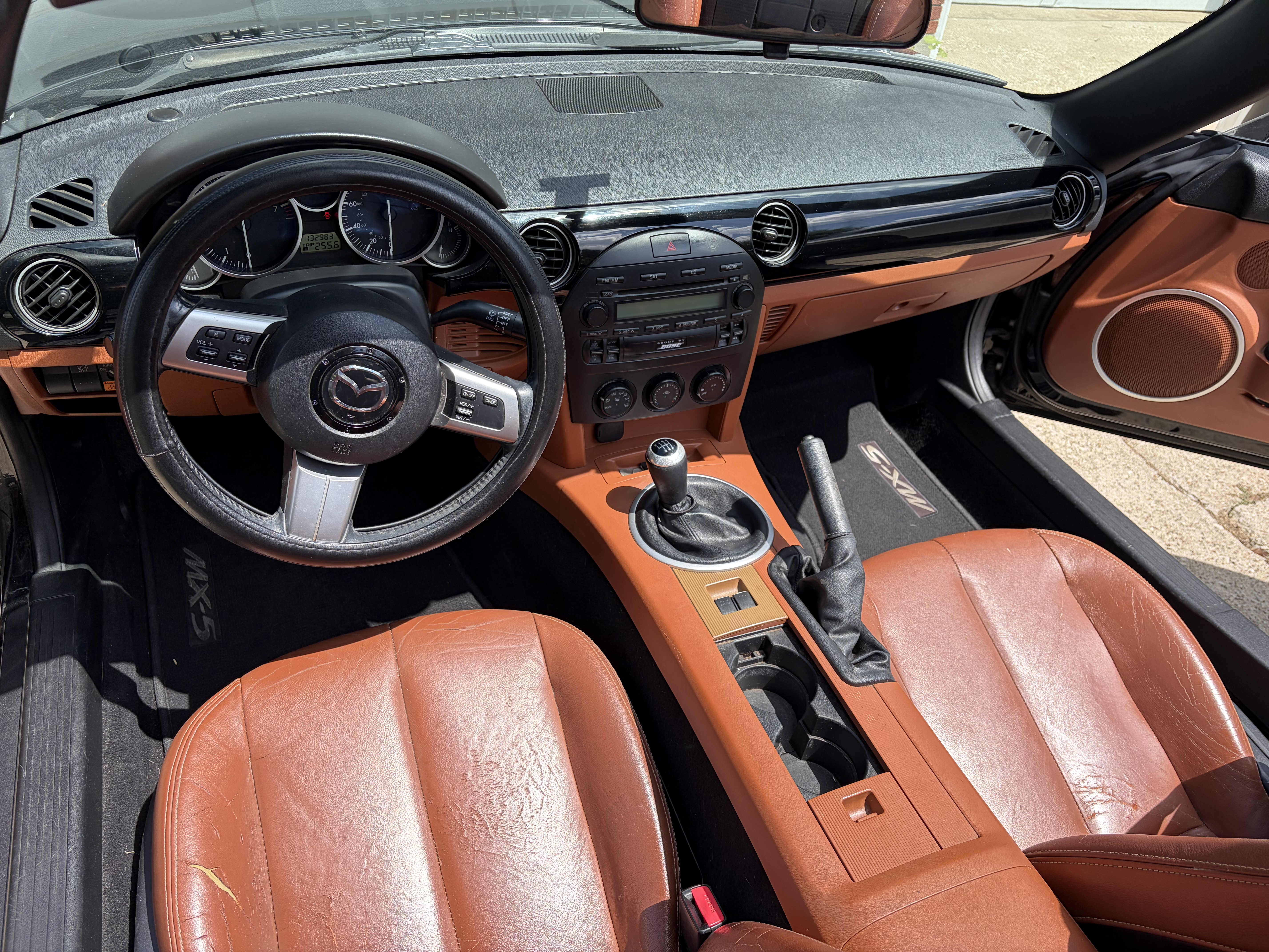Used 2006 MAZDA MX-5 Miata Grand Touring RWD image 8