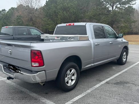 Used 2021 RAM 1500 Classic SLT image 5