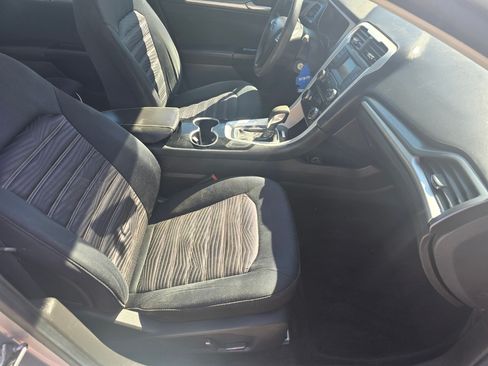 Used 2016 Ford Fusion SE image 8