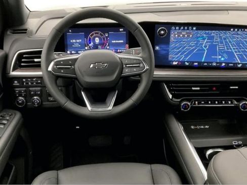 Used 2025 Chevrolet Suburban Z71 w/ Comfort Package image 26