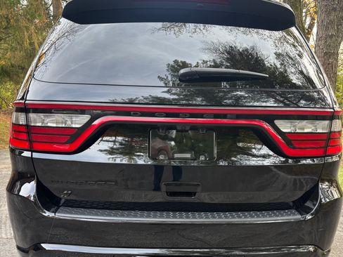 Used 2023 Dodge Durango SXT w/ SXT Blacktop Group image 8
