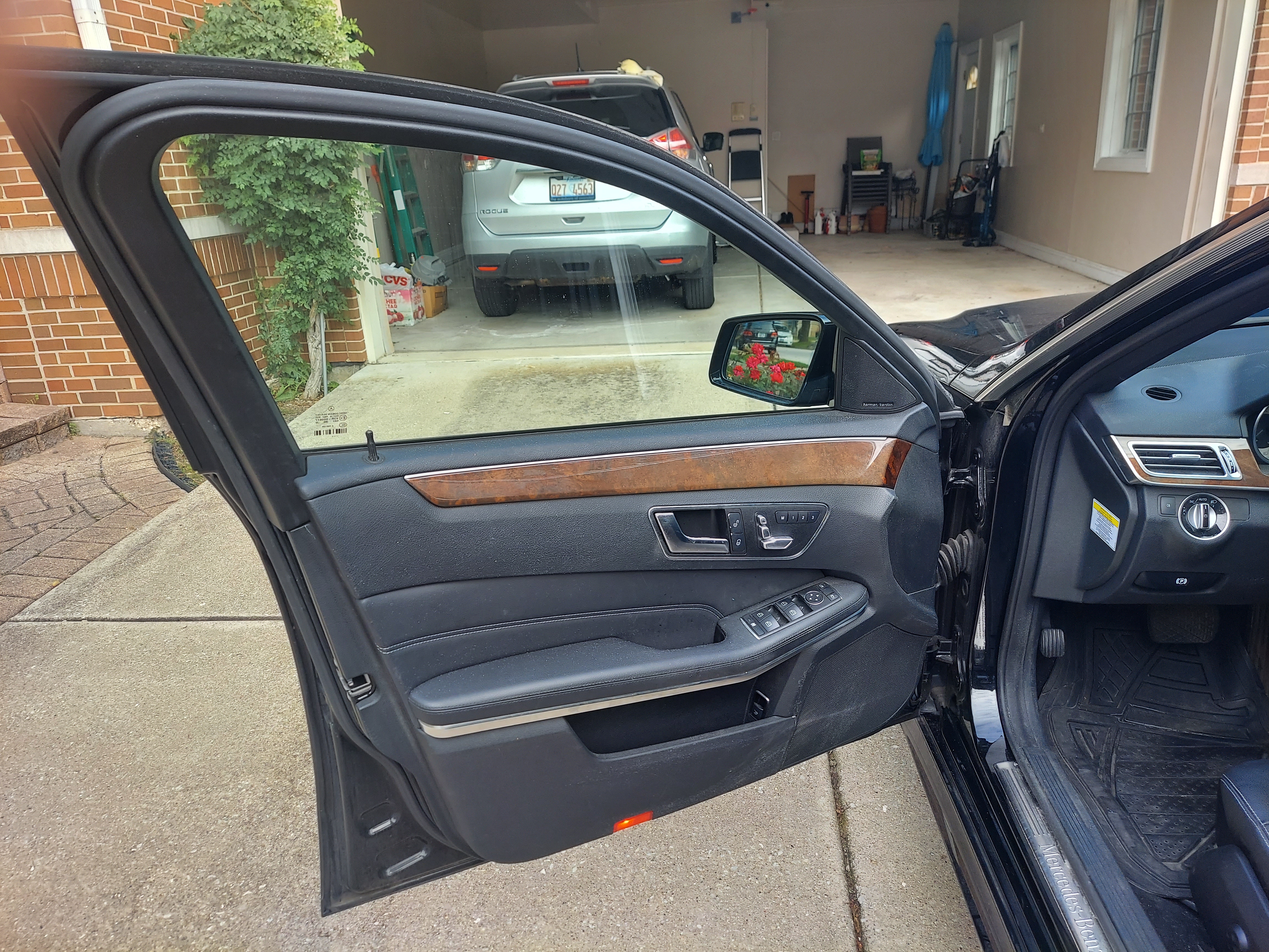 Used 2014 Mercedes-Benz E 350 4MATIC Sedan image 17
