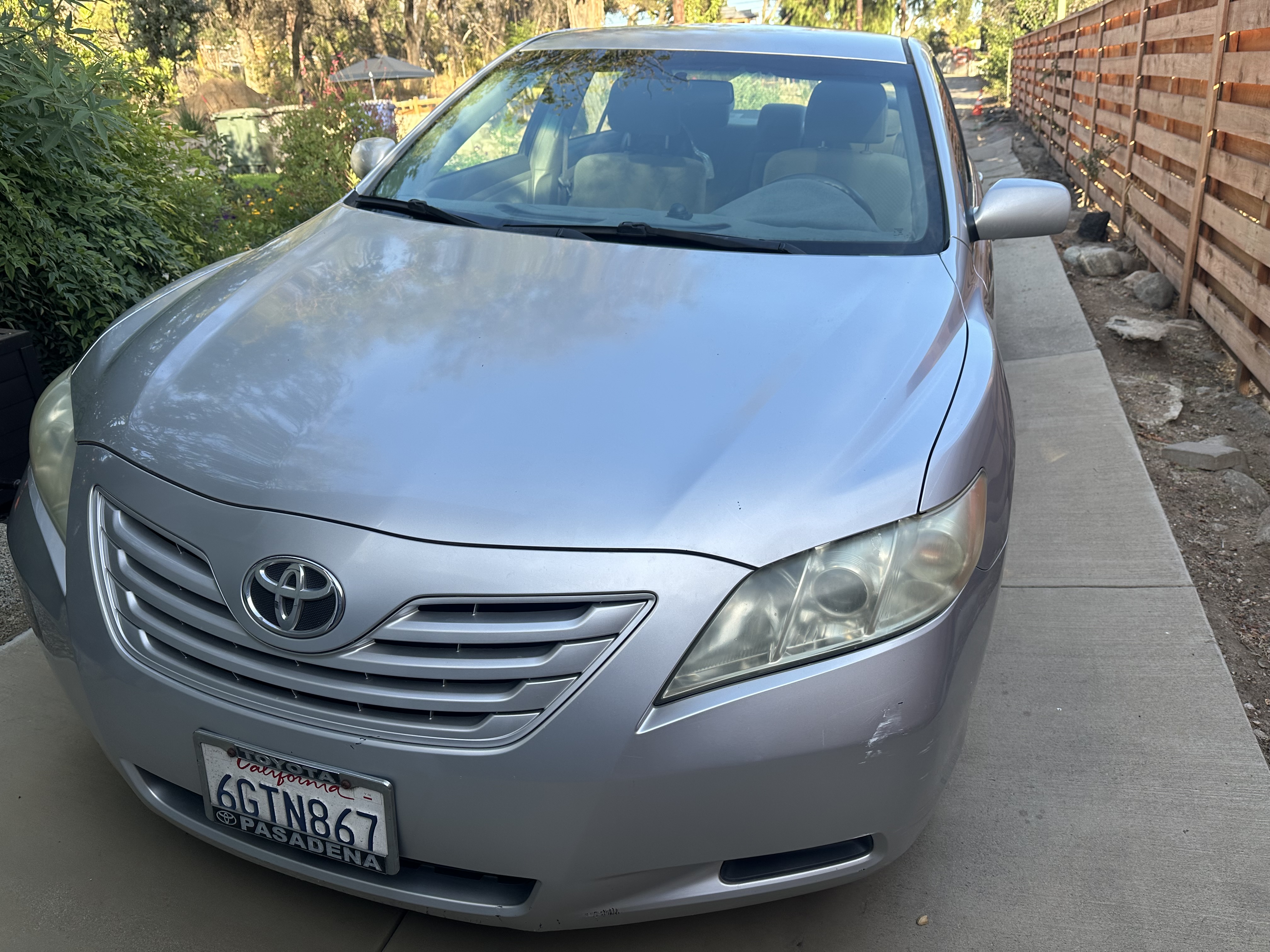 Used 2009 Toyota Camry LE FWD image 1