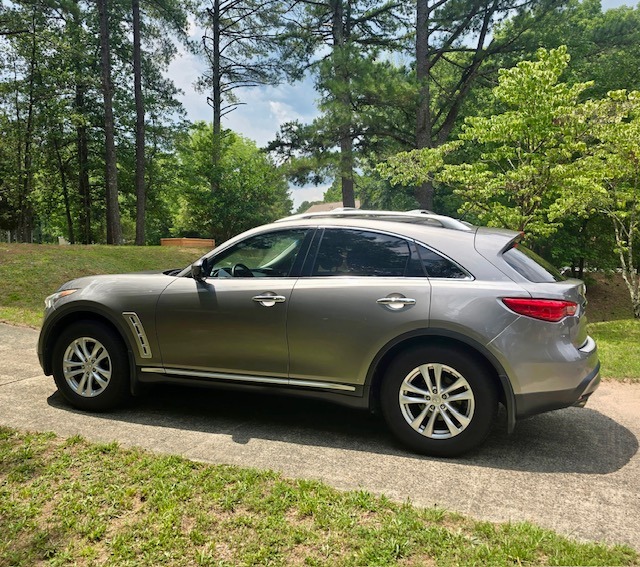 Used 2011 INFINITI FX35 AWD w/ Premium Pkg image 1