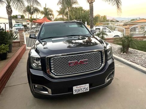 Used 2015 GMC Yukon SLE w/ Convenience Package RWD image 2