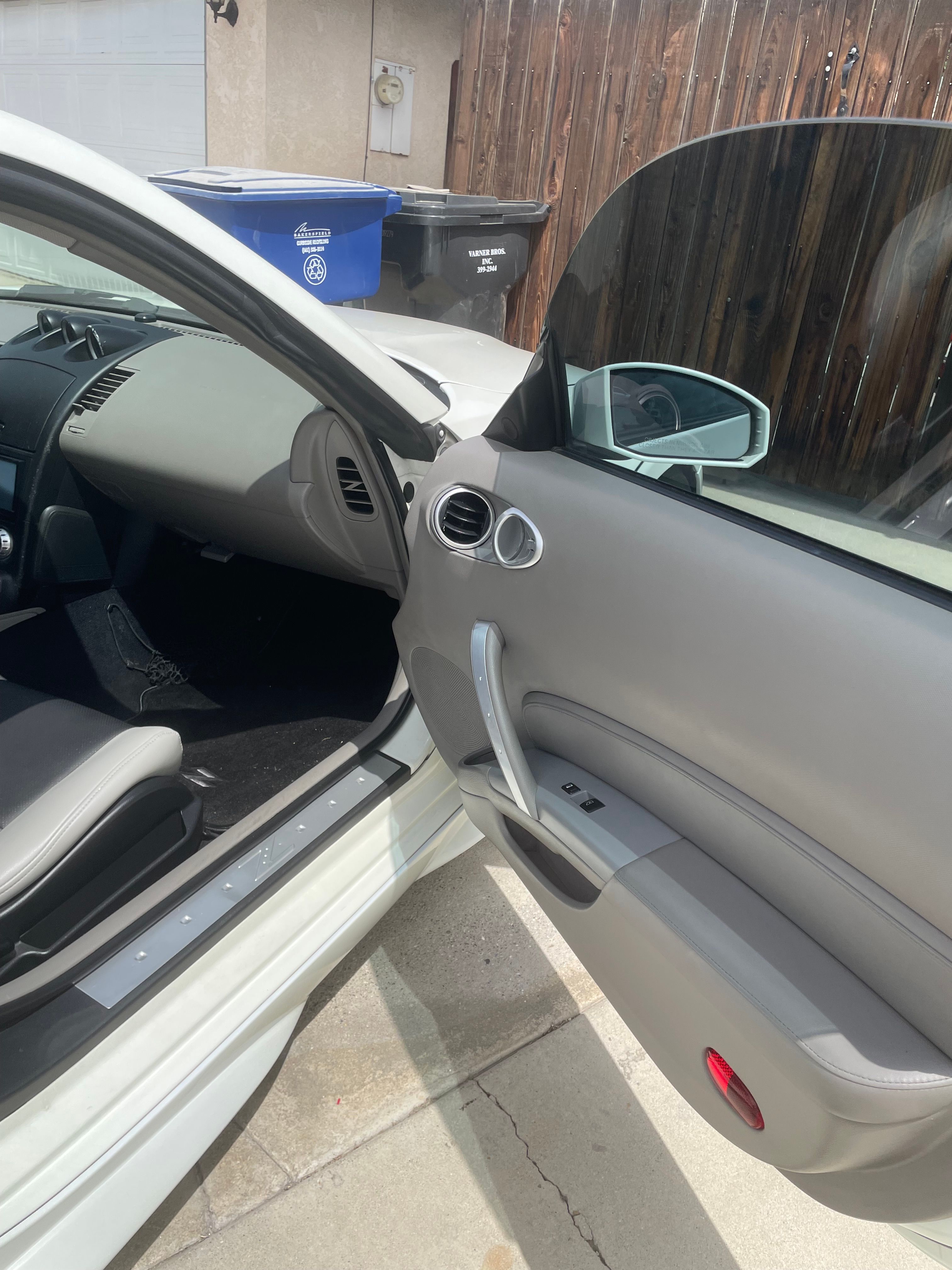 Used 2006 Nissan 350Z Touring w/ (N93) Cargo Convenience Pkg RWD image 11