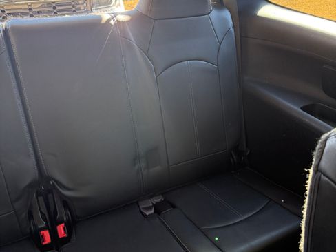 Used 2016 GMC Acadia SLT image 13