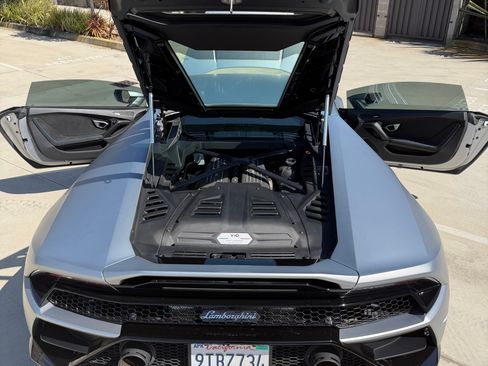 Used 2020 Lamborghini Huracan EVO AWD/4WD image 12