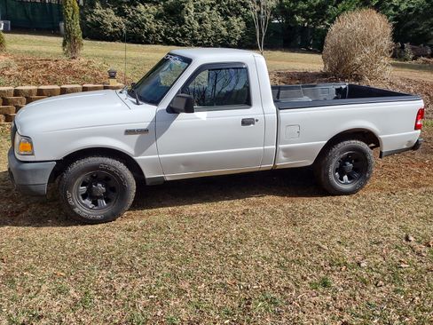 Used 2009 Ford Ranger XL image 4